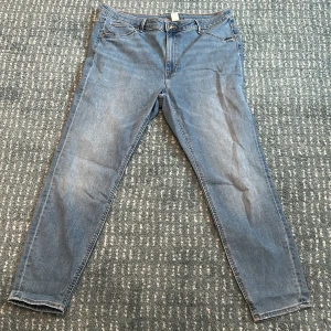 Curvy Jeggings - Curvy jeggings i storlek 50, ultra hög midja och ankle length. I nyskick! 