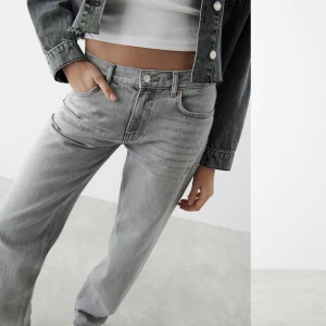 low waist jeans  - Säljer dessa gråa low waist jeans från Gina Tricot, som nya 