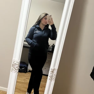 Peak Performance kofta💙🦋 - Marinblå peak performance kofta helt ny!💙