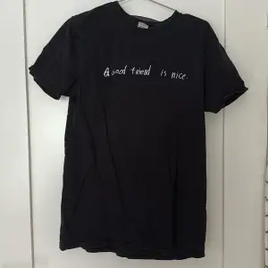 Jack&Jack T-shirt, A good friend is nice, köpt på deras konsert i stockholm. Strl M