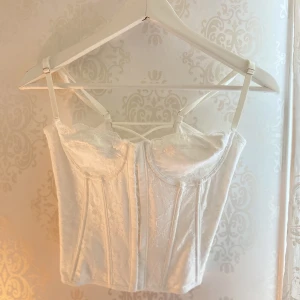 Korsett - Vit korsett, helt oanvänd🤍
