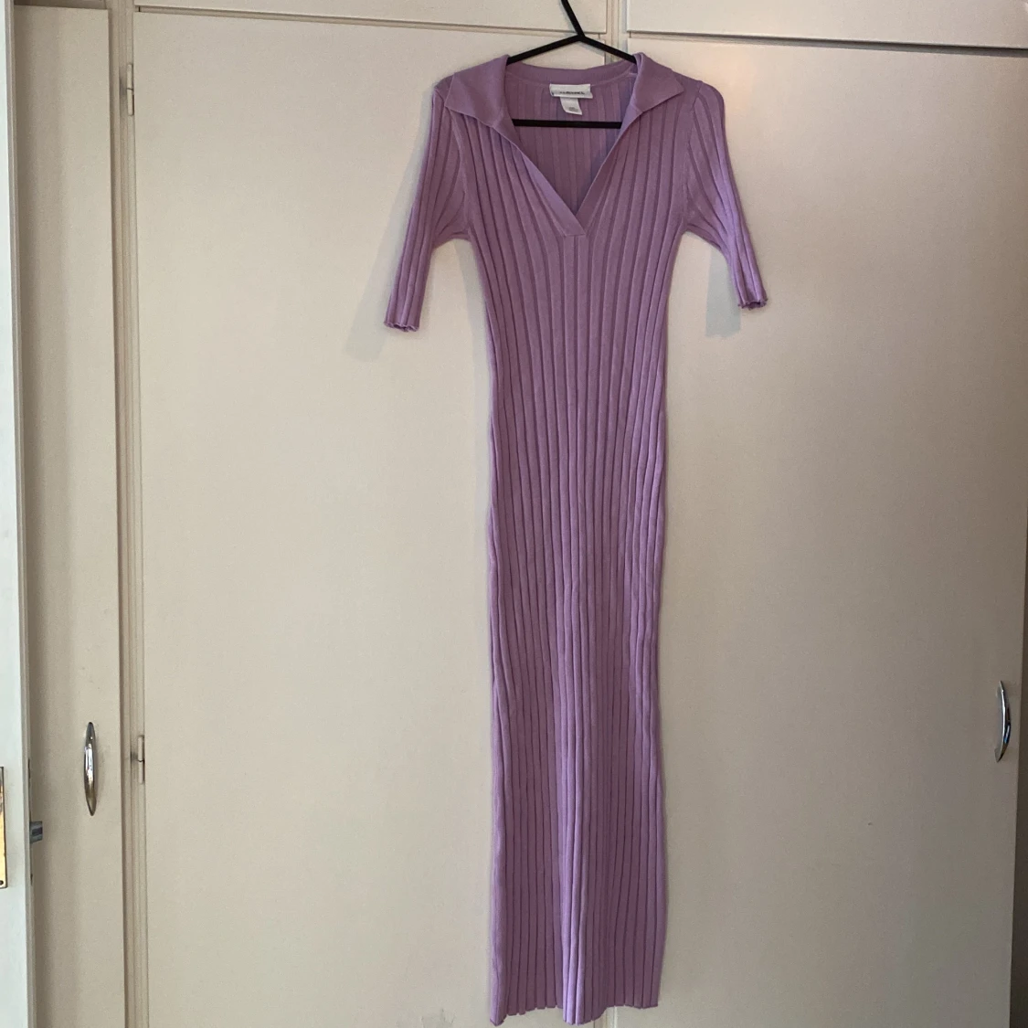 Lila klänning Monki