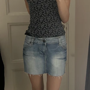 Only kjol - Super snygga only shorts så fin wash köpte på nätet aldrig använda eftersom dom är för stora för mig 