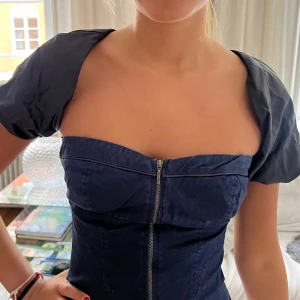 Bolero - Säljer denna super snygga bolero så fin till toppar🥰🥰