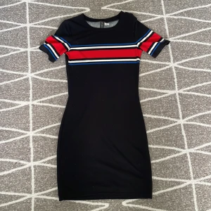 Klänning - Använt skick.