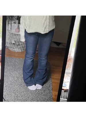 Jeans - Säljer dessa sjukt snygga Jeans. Först till kvarn