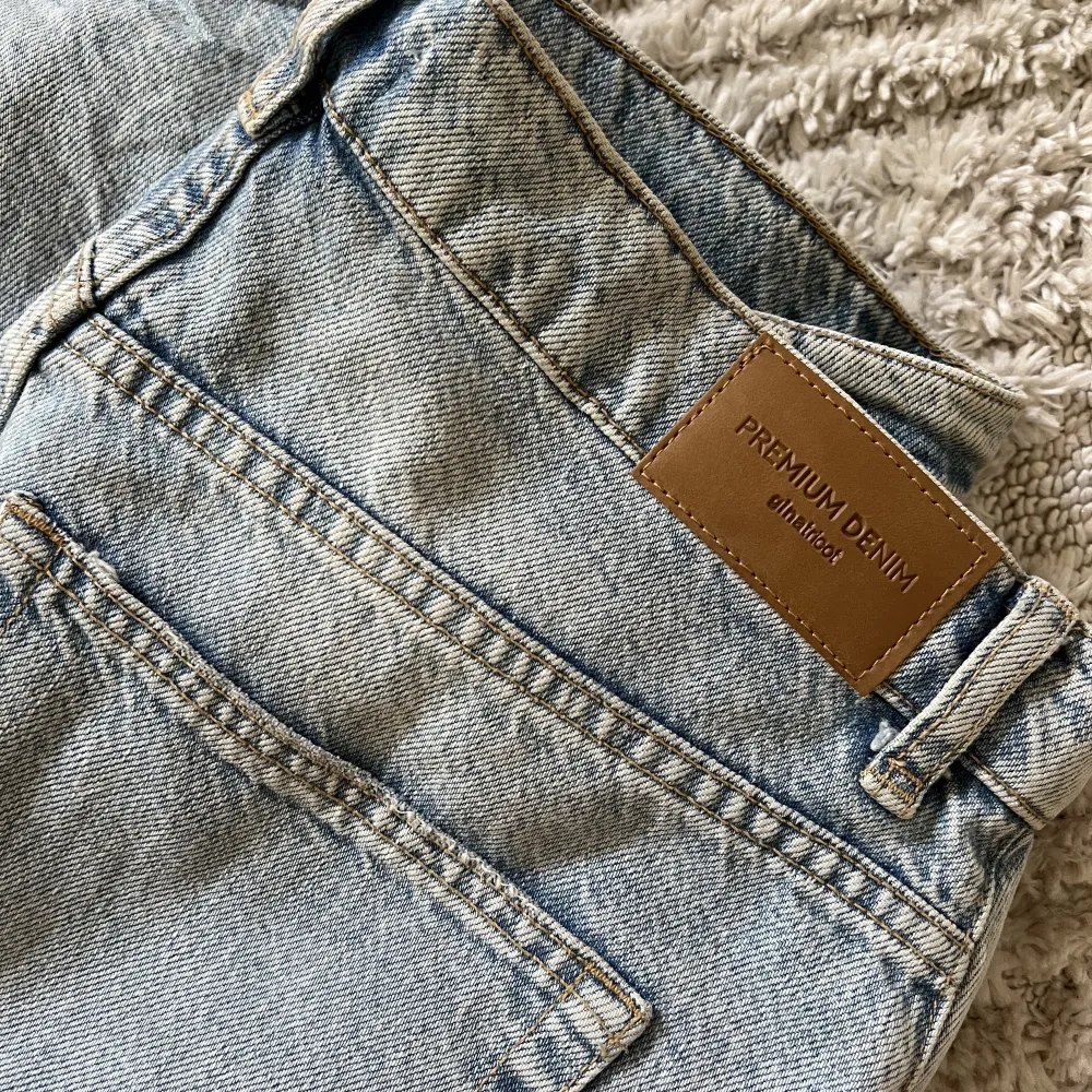 favorit jeansen har blivit för stora tyvärr:( använda endast en sommar🤍. Jeans & Byxor.