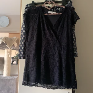 Spets top från flash  - Storlek l mer som m köpt på flach  299 använd förtal gånger 