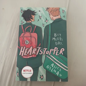 Heartstopper Volume 1 - Jättebra skick. Av serien ”Heartstopper” som finns på netflix.