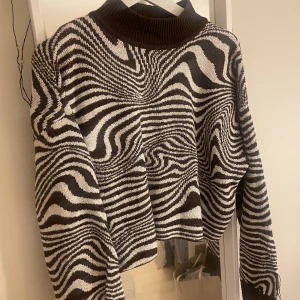 Mönstrad tröja🤎 - Använd tröja men i bra skick🤎