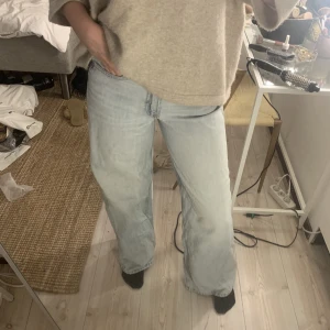 Jeans från zara  - Snygga blå jeans från zara i strl 36!