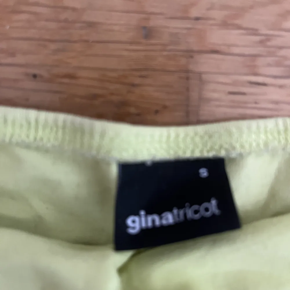 Säljer detta linne från Gina tricot 40kr strl S. T-shirts.