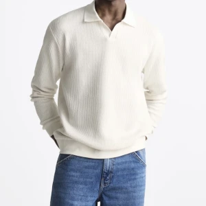 Ny långärmad piké  - Säljer en helt ny tröja med prislappen på!!  