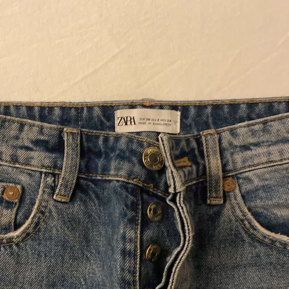 Zaras populära midwaist jeans. Jeans & Byxor.