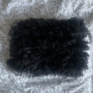 Svart festlig topp  - Super fin topp som tyvärr aldrig kommit till användning. (Prislappen finns kvar)