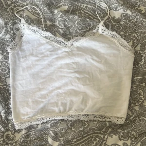 Linne - Linne från only. Använd några få gånger men är i nyskick. 50kr plus frakt💕