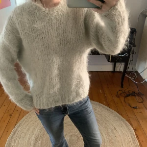 Stickad ljusblå tröja - Ljusblå stickad HM tröja