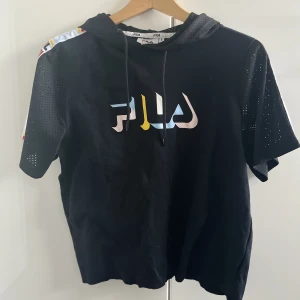 Tröja  - Tröja från Fila. Aldrig använd. 