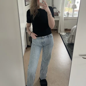 Ljusa jeans  - Ljusblåa jeans i bra skick.