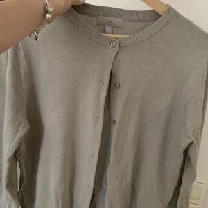 Kofta - Gullig kofta som bara är använd en gång💕