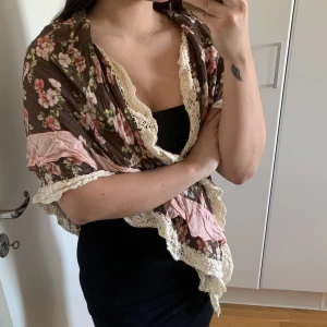 Sjal - Ester Eleonora sjal / scarf 🌸
