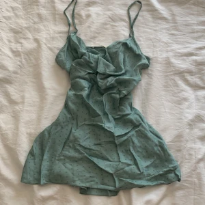 Klänning/nattlinne/topp - Ett supergulligt nattlinne/klänning/topp i ett silkesmaterial med stjärnor! Handgjord i Italien 