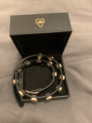 Nit armband  - Säljer mitt jätte populära armband, som ny 