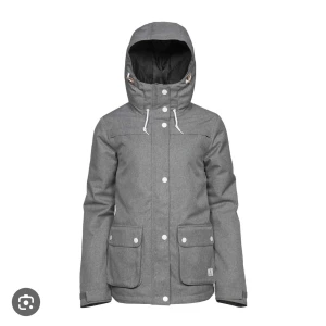 Skidjacka - Söljer denna skidjacka då jag köpt en ny. Knappt använd!🕺