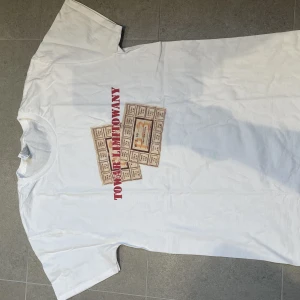 Fruit of the loom - helt ny med polsk medicin-inspo