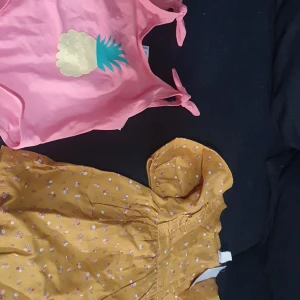 Barnkläder - Babykläder för tjej storlek 4-8 månader, aldrig använda, fortfarande med köplappen på