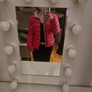 Colmar jacka - Säljer min älskade colmarjacka då den inte kommer till användning💕Väldigt bra skick, bara att höra av sig om du har frågor!🫶