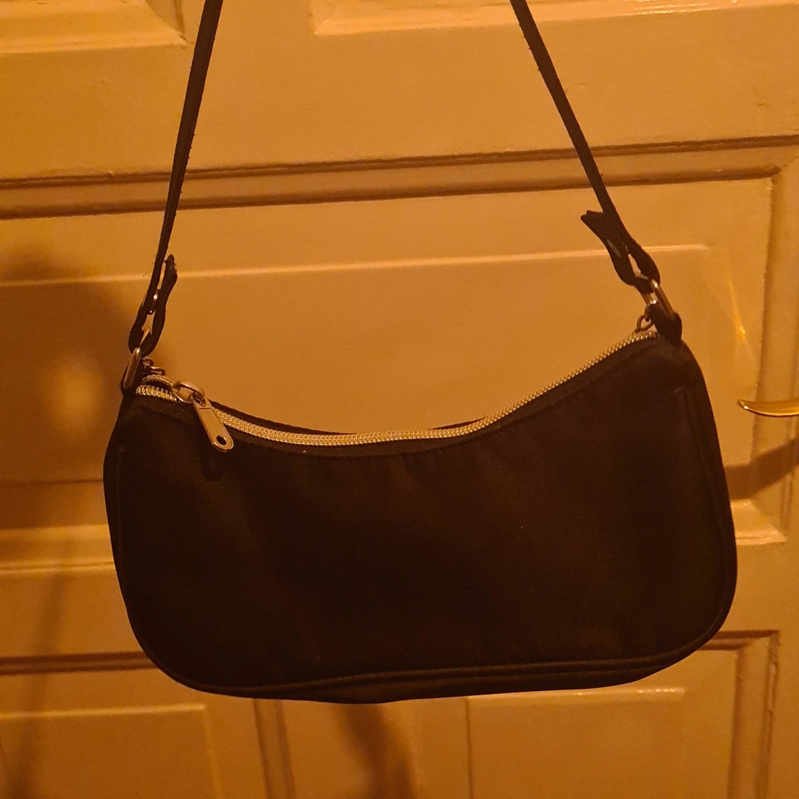 Svart handväska  - 90