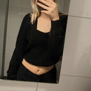 Stickad Tröja - Säljer denna tröja ifrån H&M😍Använd 1 gång så den är så gott som ny!!🤩🤩