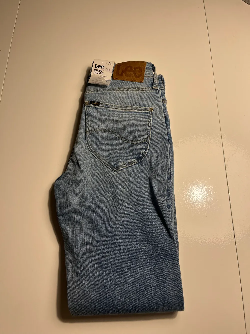 Helt nya oanvända Lee jeans  Nypris 1099 Mitt pris 200kr. Jeans & Byxor.