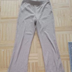 Ribbade byxor - Ribbade byxor från newyorker fint skick