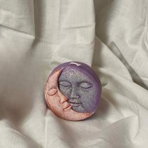 Luna candle in pink/purple with glitter!