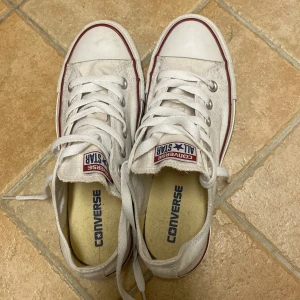 Converse skor  - Converse skor, använda några gånger men i fint skick, kartong ingår inte  