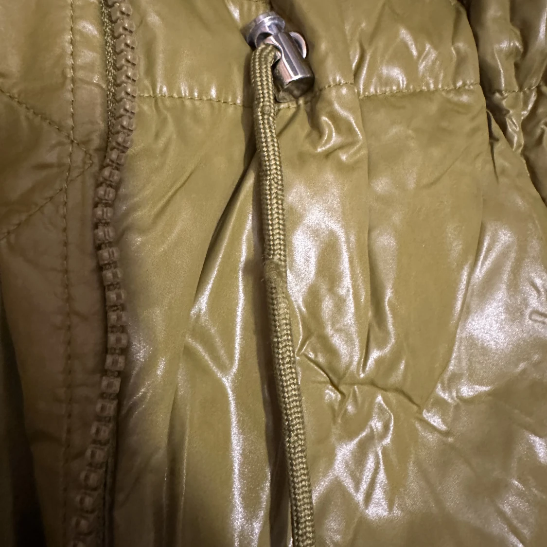 Olivgrön vinterpuffer - 90