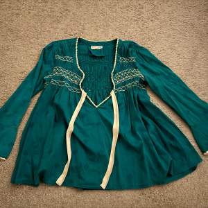 Odd Molly blouse, very good condition - like new 
