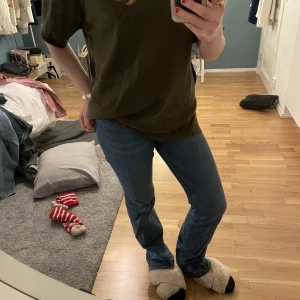 Bootcut jeans - Säljer dessa jeans från Lindex!