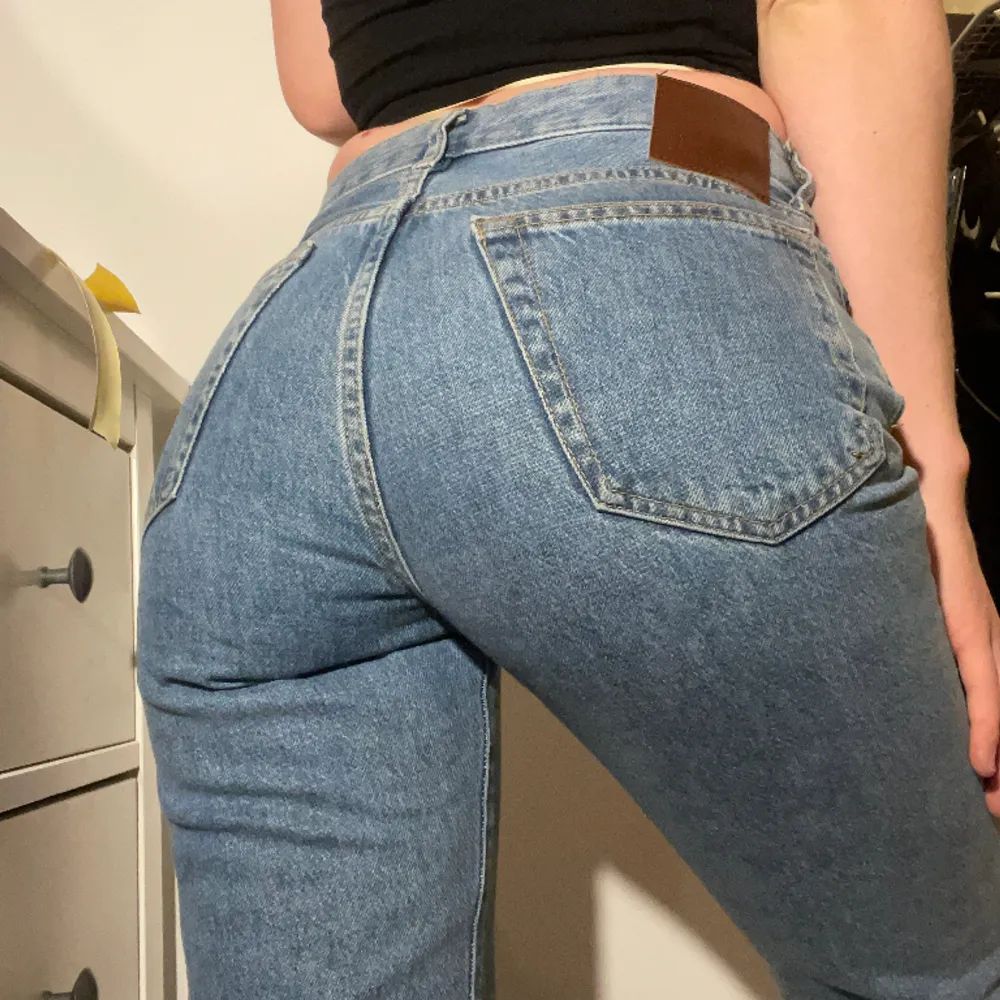Lågmidjade oanvända denim jeans i storlek XS. Jeans & Byxor.