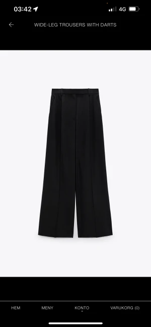 Zara kostymbyxor  - Svarta kostymbyxor från Zara. I storlek M. Använd fåtal gånger. Inköpspris 399kr, säljes för 200kr. Tillkommer frakt