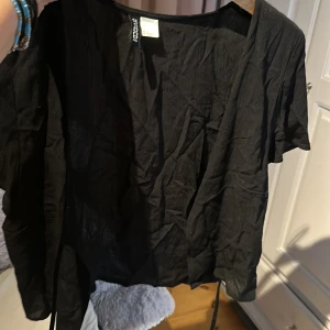 Knyt topp  - Knyt topp från H&M som andvädts en gång så sjukt fin