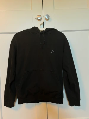 Hov1 hoodie - Säljer min Hov1 hoodie. Fint skick nästan aldrig använd 