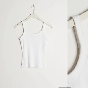 Linne ginatricot - Säljer detta snygga baslinjen från Gina tricot. Storlek S. 50kr plus frakt🩷🩷