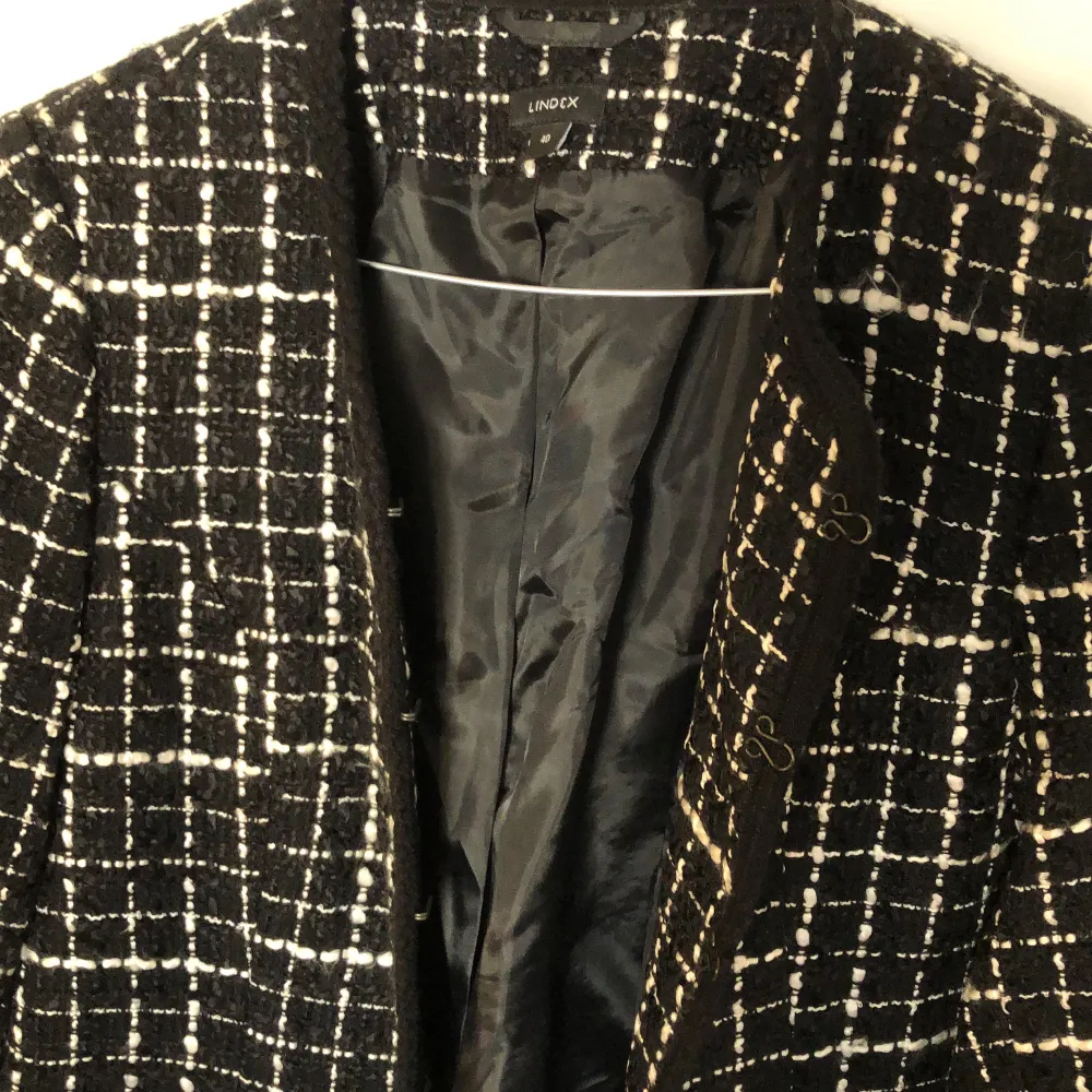 Jacket strl 40(M) Lagom använd Ej sliten 2 Fickor. Takit.