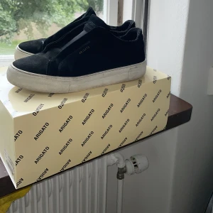 Arigato  - Har haft dom i 1 månad, tänkte sälja dom för dom passa inte mig 