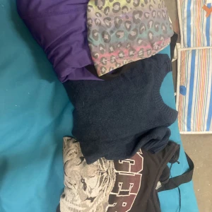 Hoodies/koftor - Säljer några koftor och hoodies i bra skick.