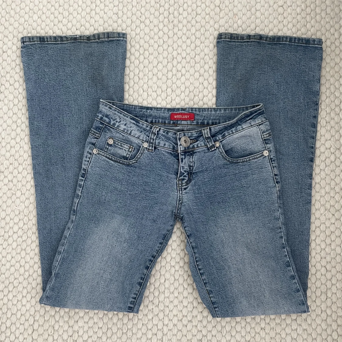 lågmidjade jeans