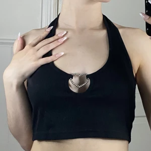 Svart topp  - Topp från shein i storlek s. Säljer för 50 kr plus frakt. 💖